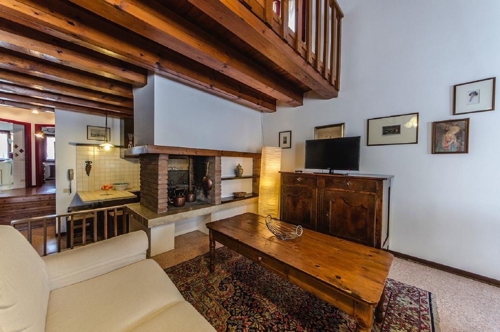 Novalesi Red House Villa Ноале Екстериор снимка