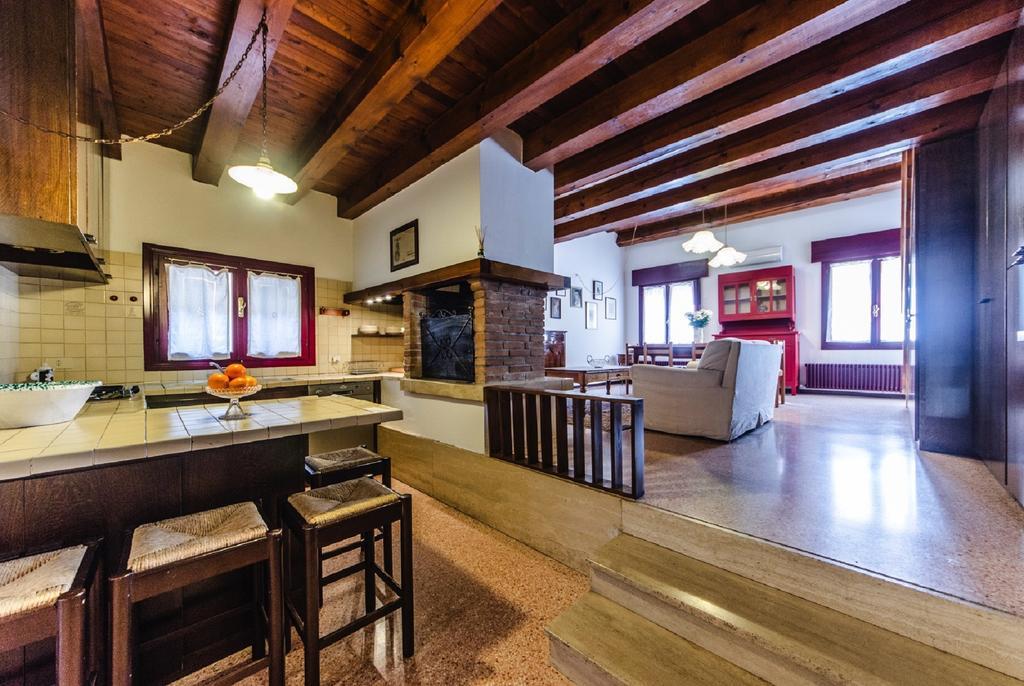 Novalesi Red House Villa Ноале Екстериор снимка