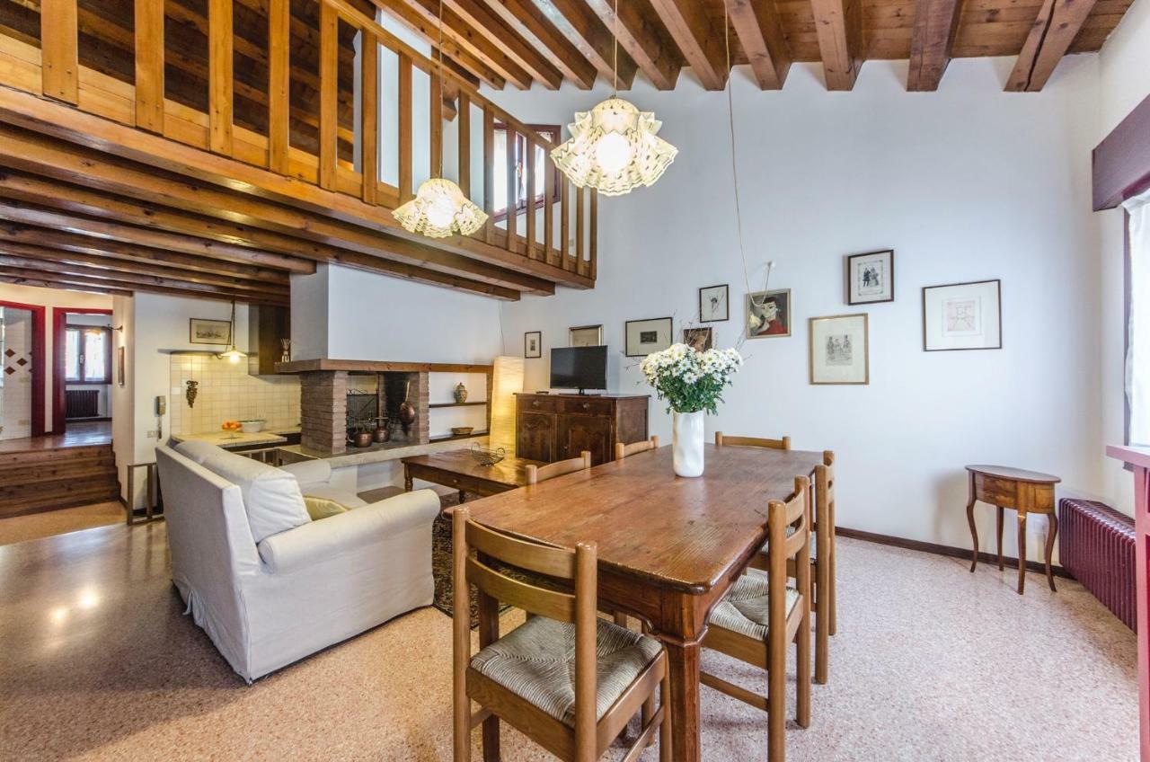 Novalesi Red House Villa Ноале Екстериор снимка