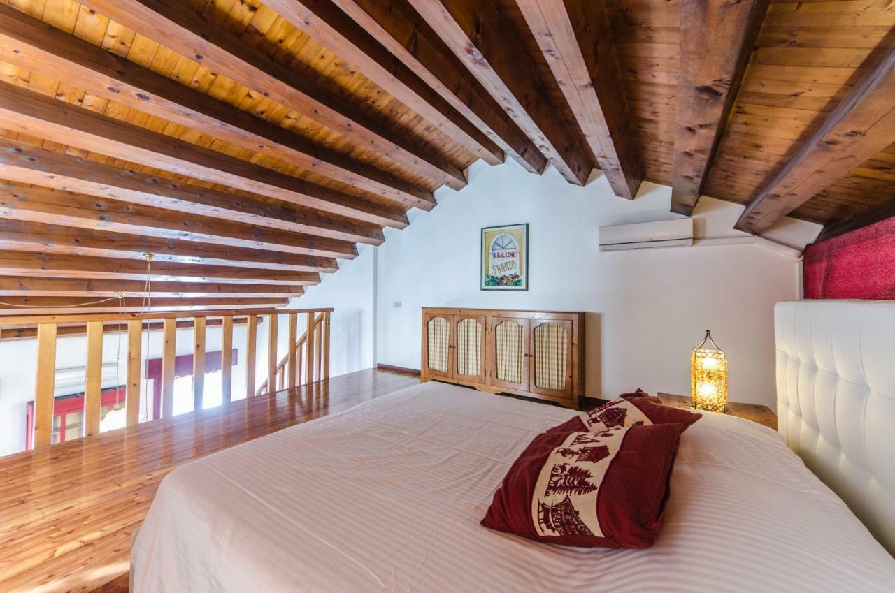 Novalesi Red House Villa Ноале Екстериор снимка
